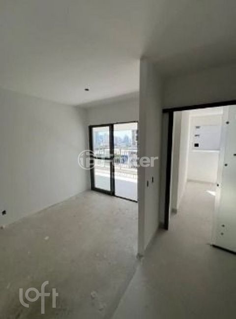 Image 6 - 879907