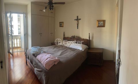 Image 8 - 879916