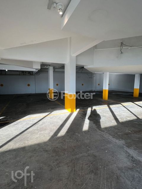 Image 9 - 879920