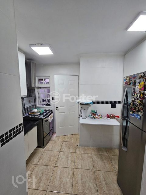 Image 3 - 879923