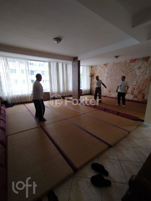 Image 3 - 879924