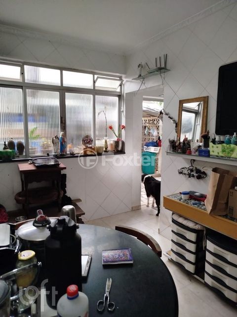 Image 9 - 879924
