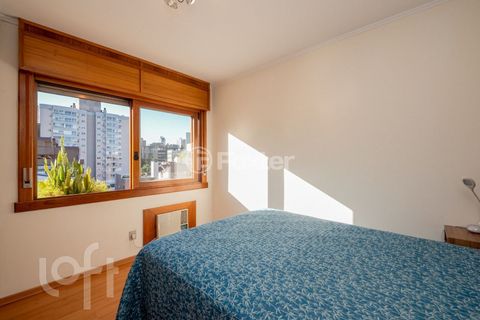 Image 9 - 879948
