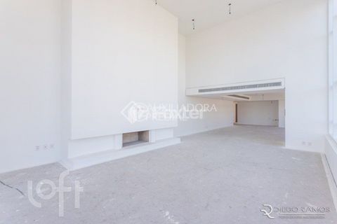 Image 4 - 879949