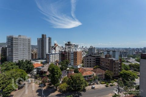 Image 8 - 879949
