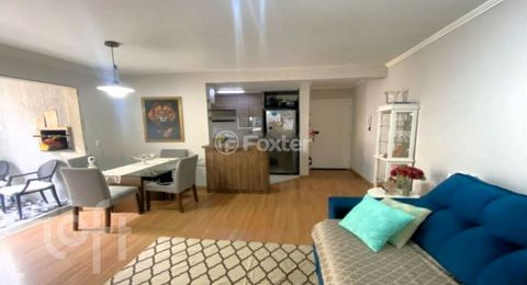 Image 3 - 879962