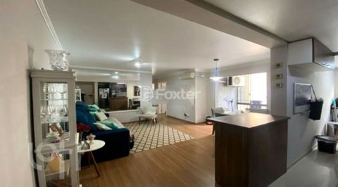Image 4 - 879962