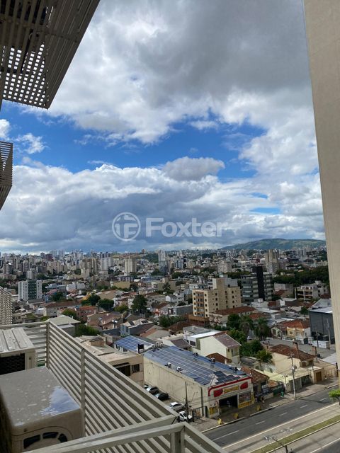 Image 14 - 880036