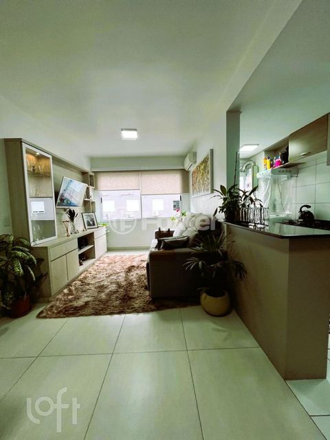 Image 4 - 880038