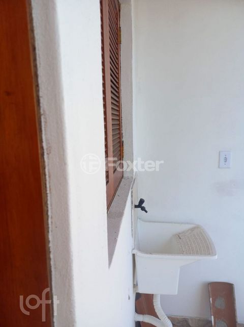 Image 9 - 880044