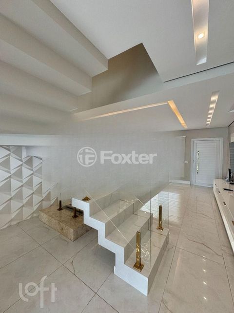 Image 7 - 880058