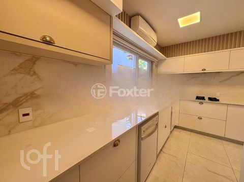Image 8 - 880058