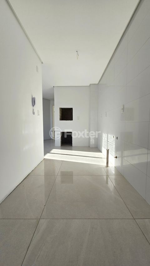 Image 3 - 880082