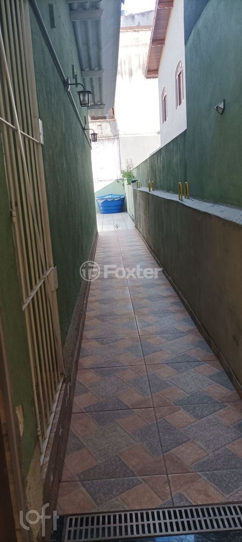 Image 11 - 880088