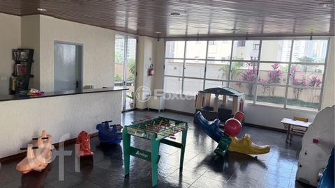 Image 11 - 880092