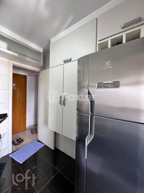 Image 7 - 880093