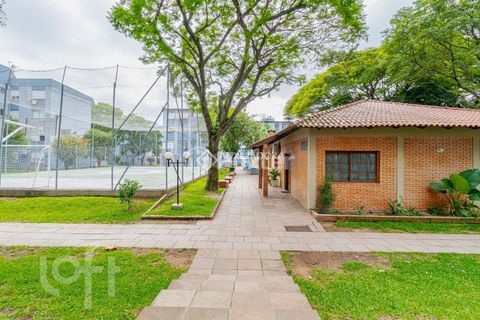 Image 10 - 880096