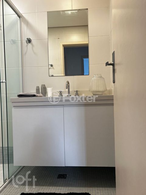Image 7 - 880098