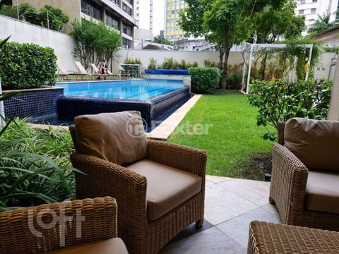 Image 9 - 880099