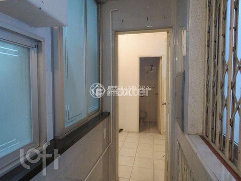 Image 8 - 880100