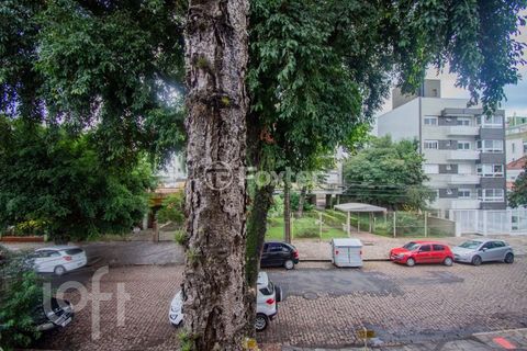 Image 8 - 880103
