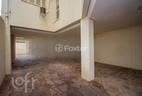 Image 16 - 880103