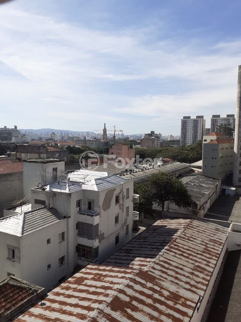 Image 6 - 880114