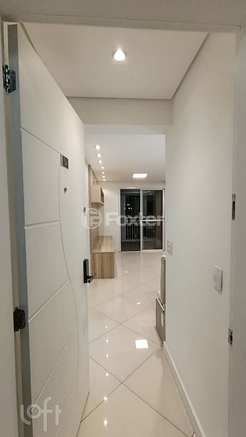 Image 3 - 880116