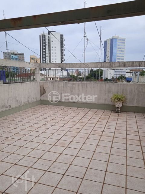 Image 17 - 880136