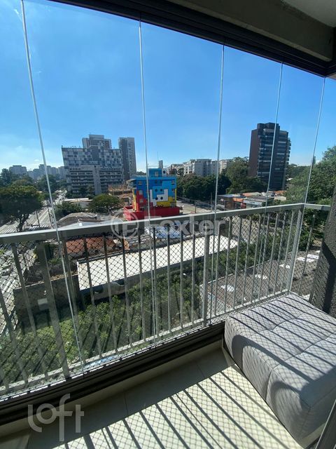 Image 10 - 880150