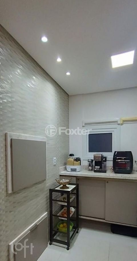 Image 4 - 880155