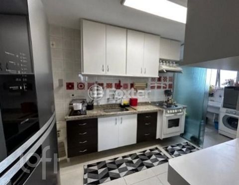 Image 10 - 880165