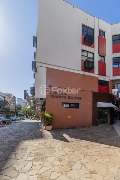 Image 17 - 880201