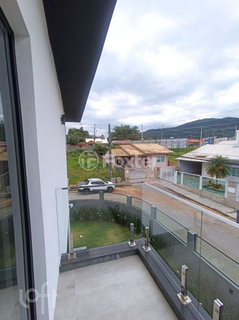 Image 7 - 880203