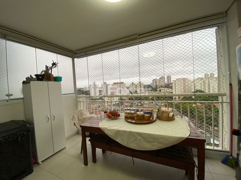 Image 8 - 880226