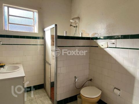 Image 8 - 880232