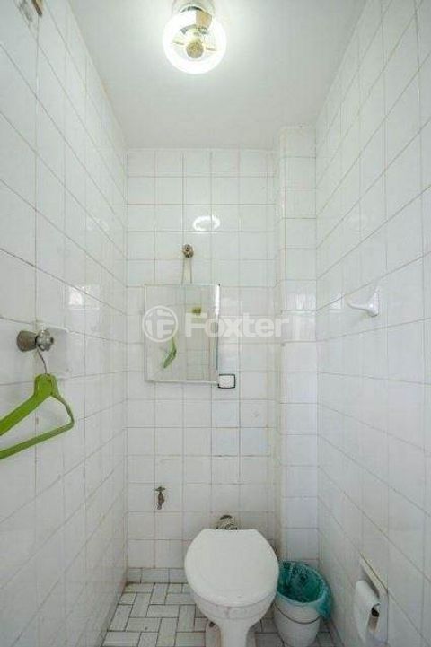 Image 8 - 880247
