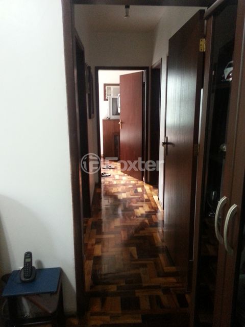 Image 4 - 880255