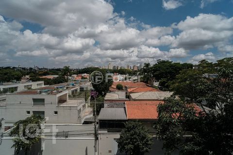 Image 9 - 880274