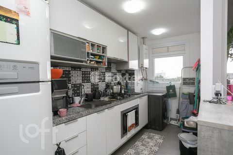 Image 7 - 880321