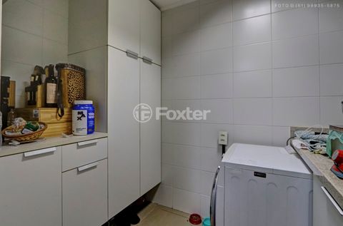 Image 8 - 880330
