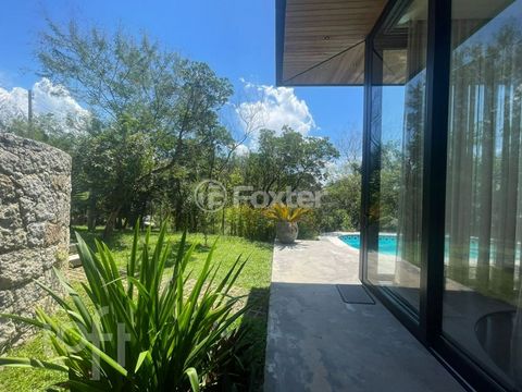 Image 8 - 880334