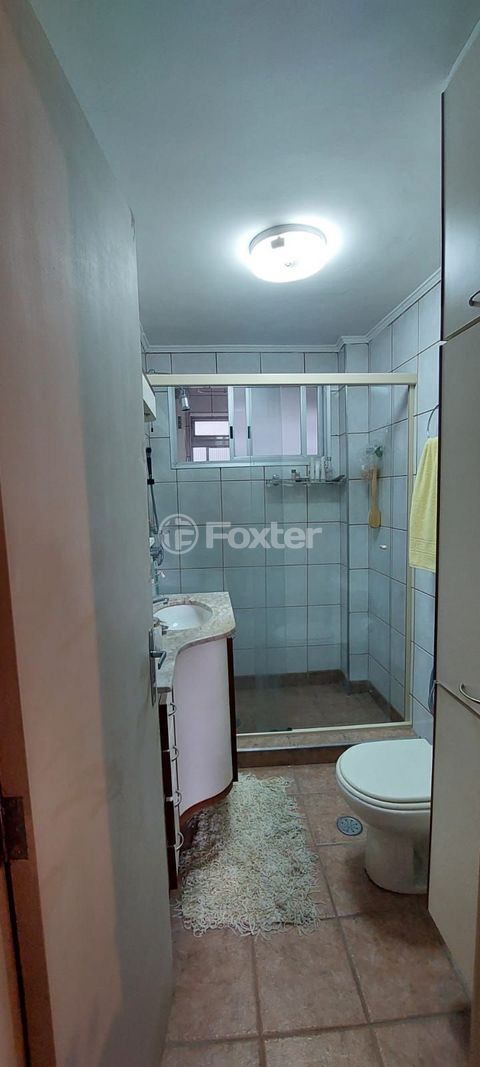 Image 8 - 880337