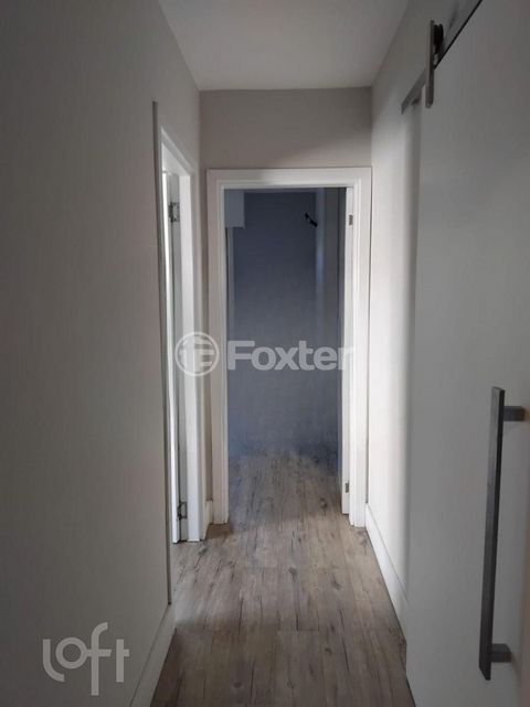 Image 5 - 880355