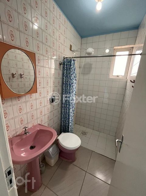Image 7 - 880369