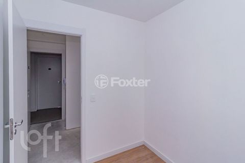 Image 10 - 880401