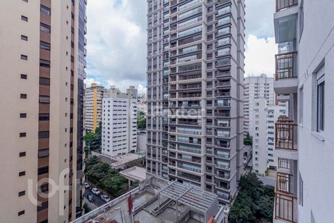 Image 7 - 880401