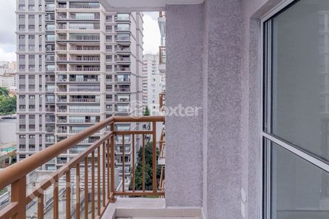 Image 6 - 880401