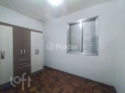 Image 7 - 880404