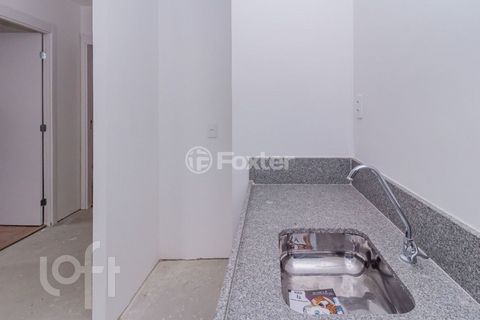 Image 17 - 880405